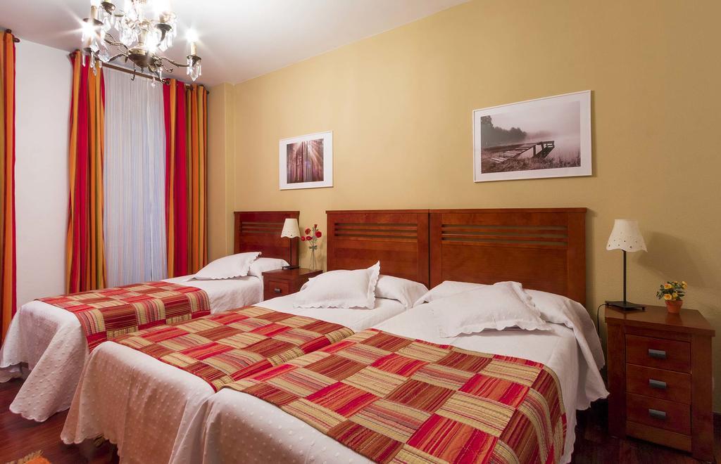 Hostal La Carballinesa Santiago de Compostela Exterior foto