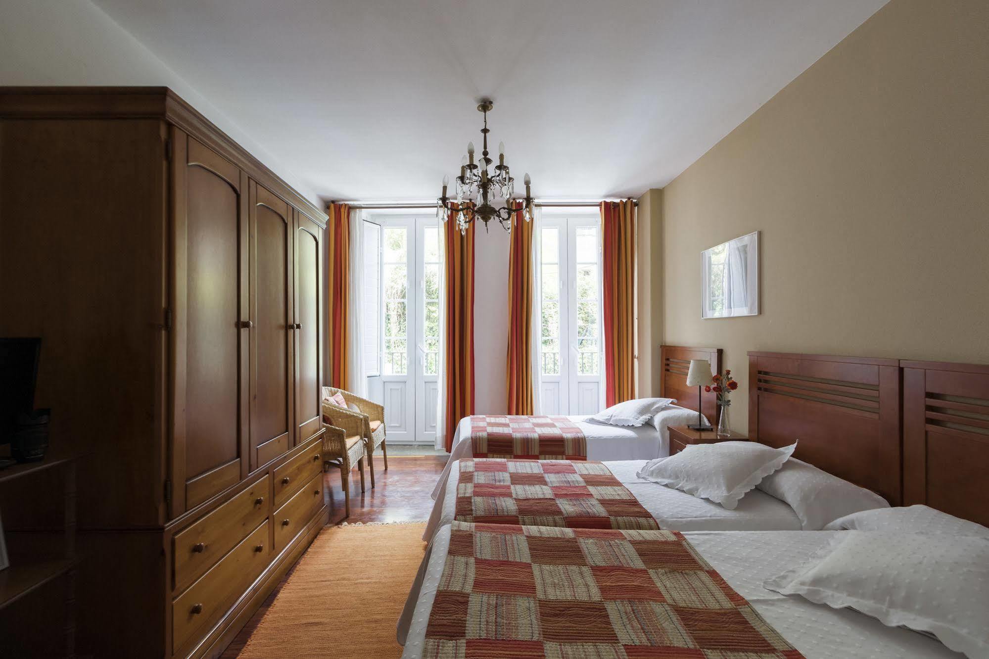 Hostal La Carballinesa Santiago de Compostela Exterior foto