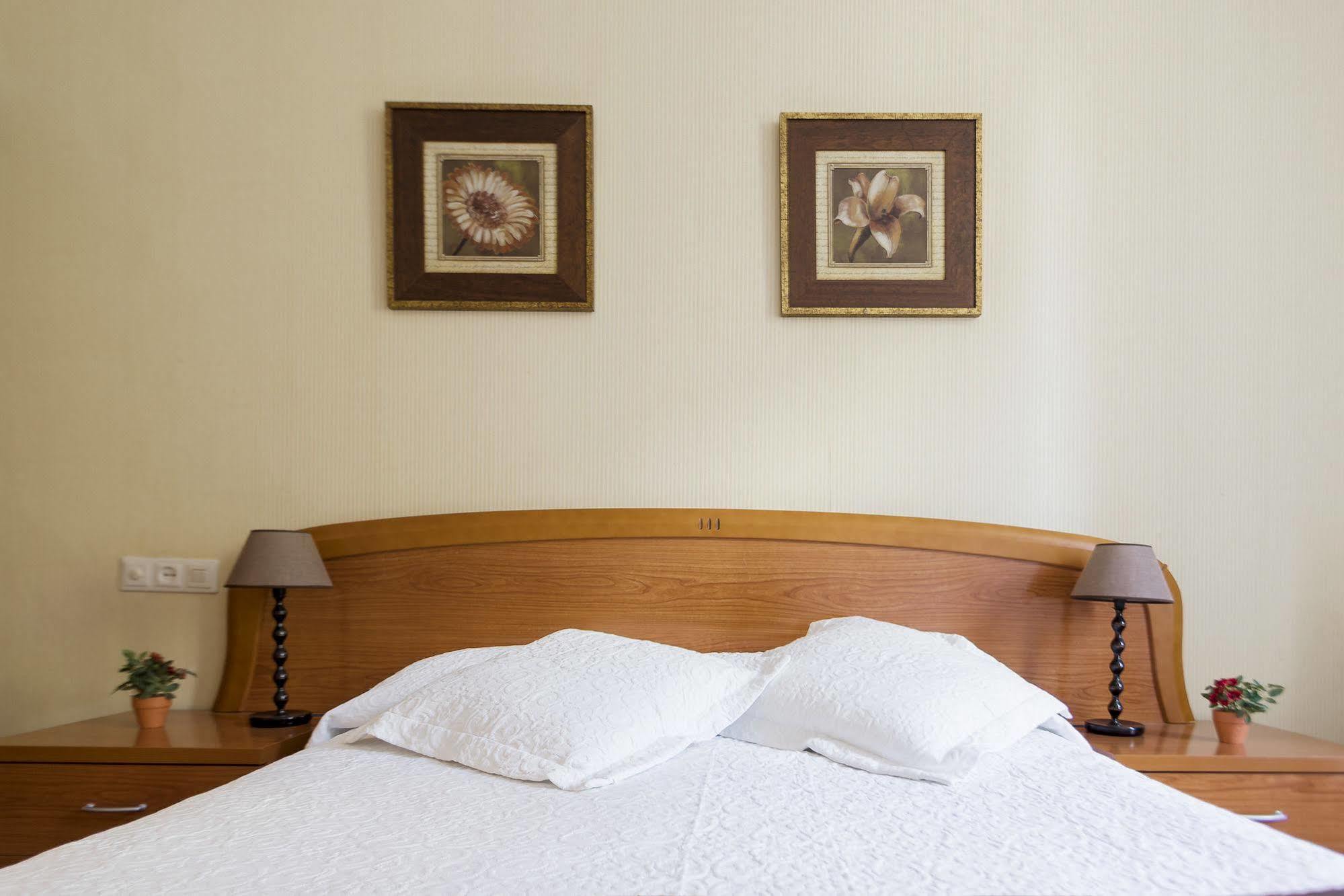 Hostal La Carballinesa Santiago de Compostela Exterior foto